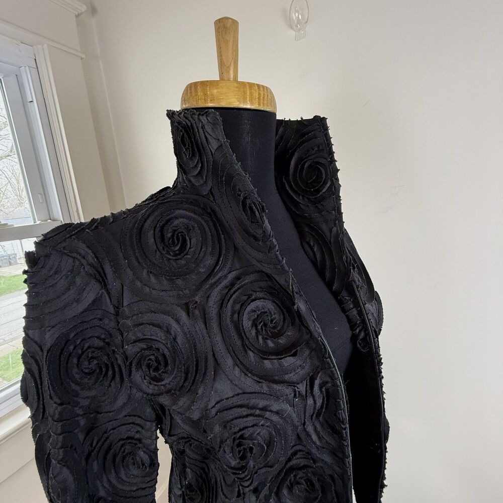 Vintage Raised Swirl Textured Black Blazer | Fitted Zip Up Statement Jacket